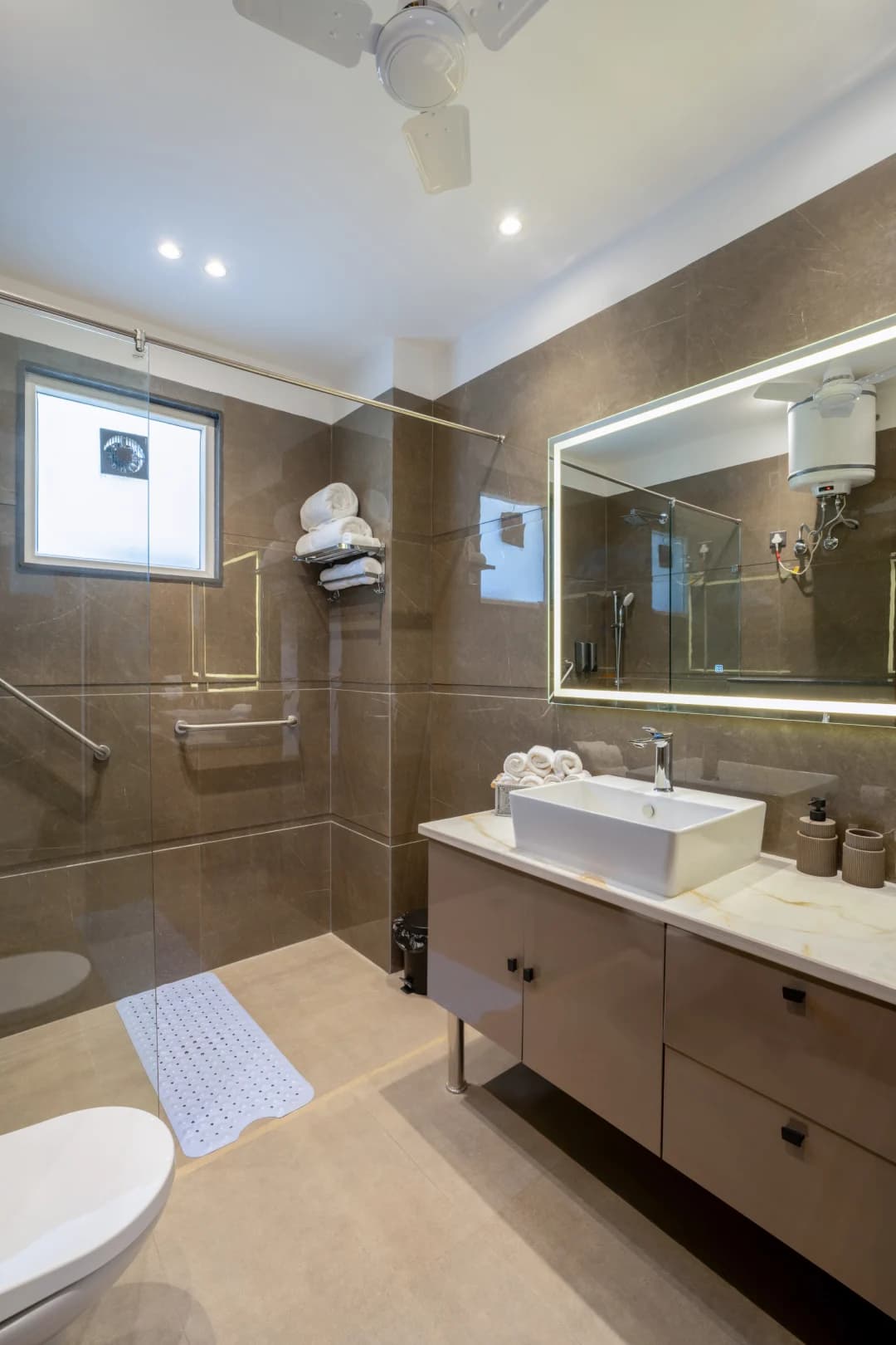 Bathroom 01